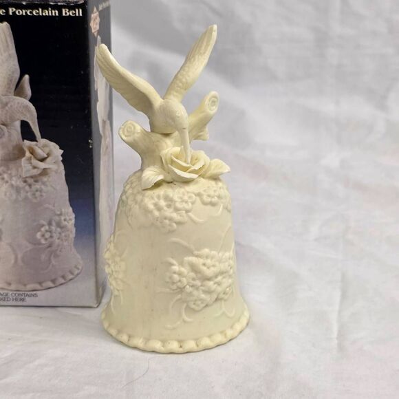 Treasury Jade Porcelain Hummingbird Bell w/ Box - Picture 2 of 6